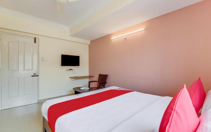 OYO 38410 Hotel Hsr Comforts