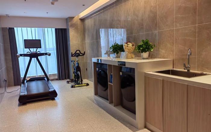 IU Hotel Chongqing West Railway Station Xinqiao Hospital