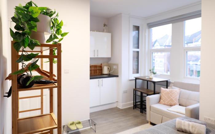 Zozy Willesden Green