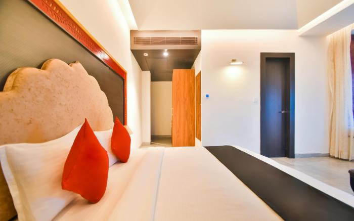 Capital O 38052 Hotel Bhopal Palace