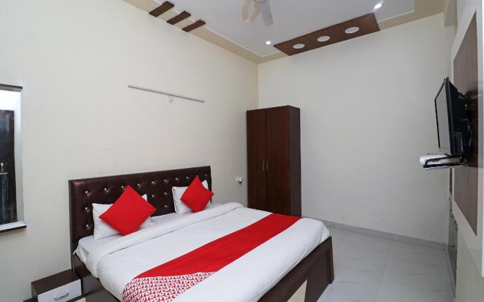 OYO 15749 Vrinda Residency