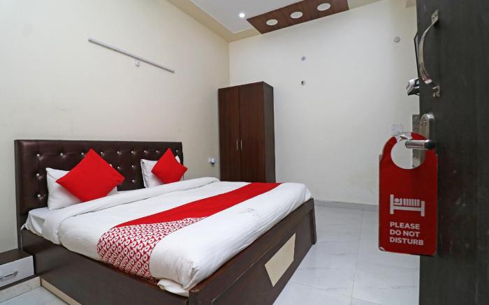 OYO 15749 Vrinda Residency