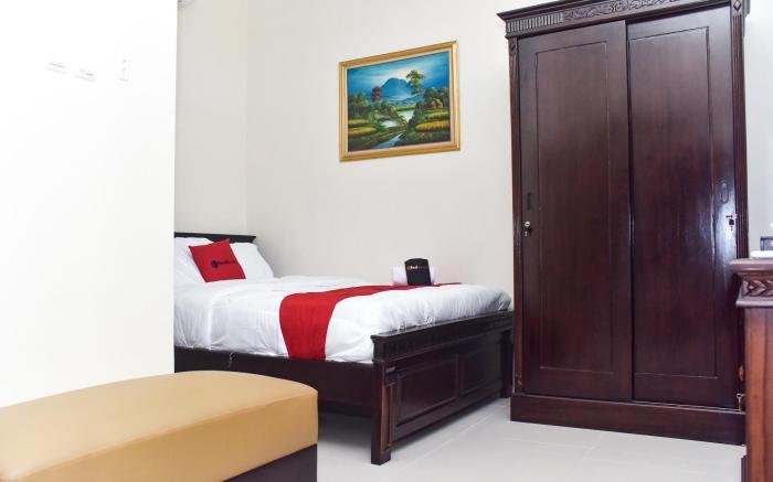 RedDoorz Syariah near Gelora Delta Sidoarjo 2