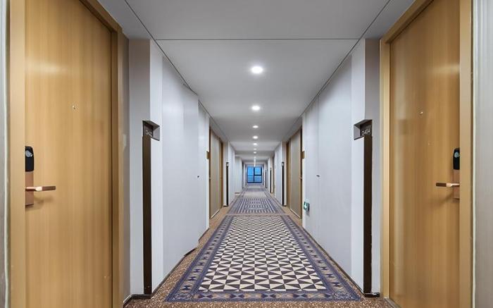 Vienna International Hotel Nanjing South Station South Square