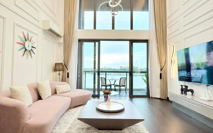 Twin SeaviewDuplex unit at R&FSeine Region byAnju