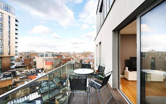 Modern 3 Bed 2 Bath Flat in heart of Dalston