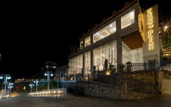 Terra Bliss Lake Bhimtal Resort And Spa