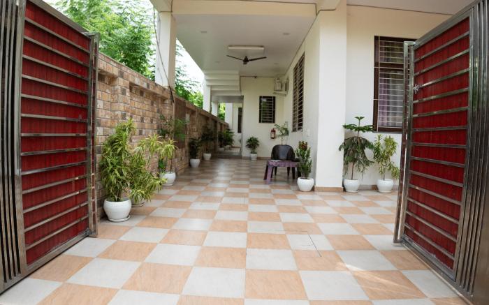 Bed & Breakfast | 1bhk Flat | With Caretaker