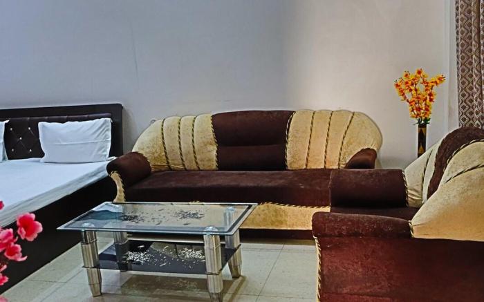 Bed & Breakfast | 1bhk Flat | With Caretaker