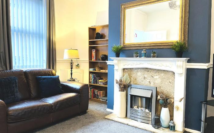 Ideal 2 bed pay-as-you-stay home in Widnes sleeps 5