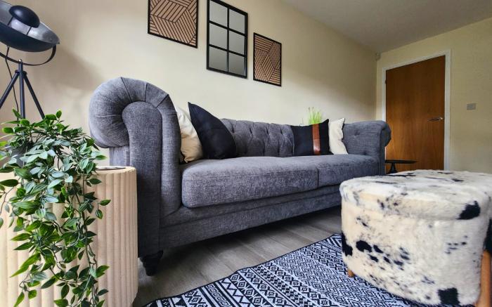 Lovely 5 Bedroom House with Parking in Aylesbury