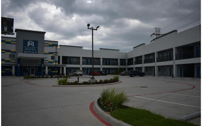 Hotel Royale IAH Airport North Houston I-45