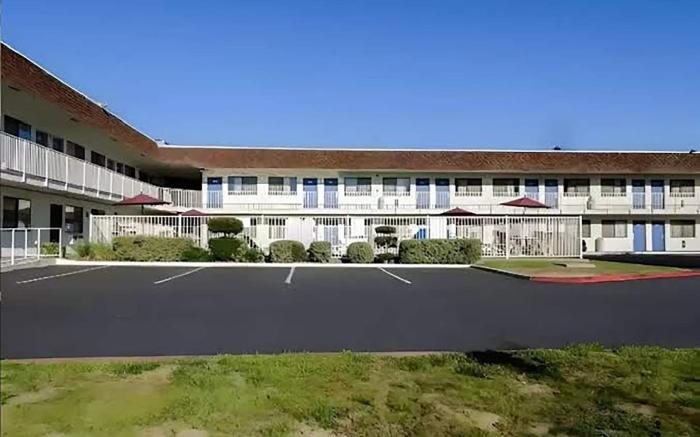 Super 8 by Wyndham Turlock