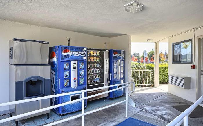 Super 8 by Wyndham Walnut Creek