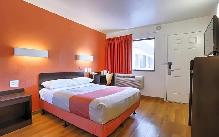 Super 8 by Wyndham Walnut Creek