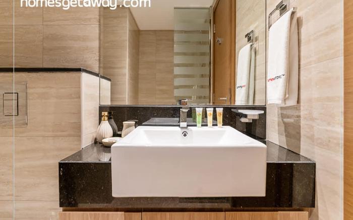 BR Missoni Luxury with Stunning Lake View