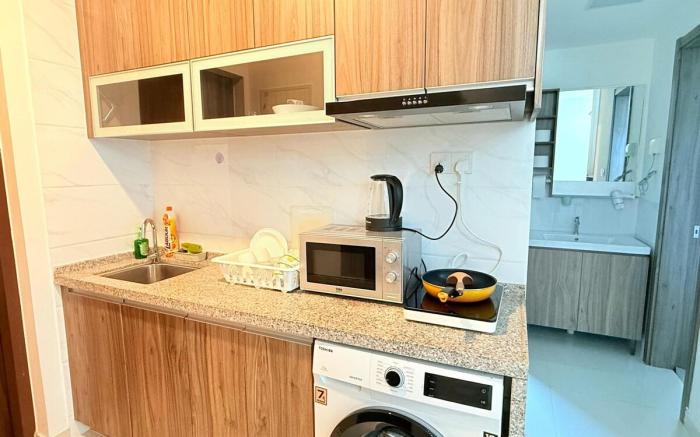 Regalia Park Condo Near Beach