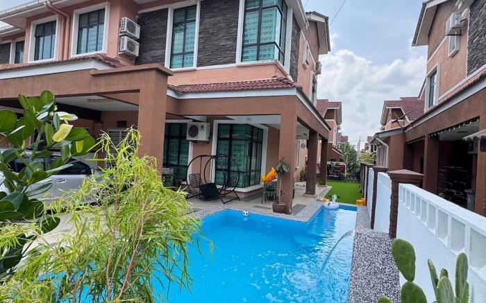 Cahaya Melissa Homestay Private Pool (Muslim Only)