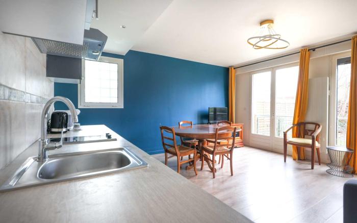 Calm in the center of the city of Orly