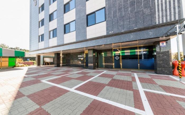 Incheon Geomdan Crystal Hotel