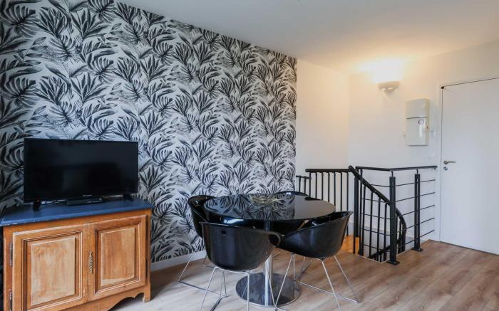 Amazing Duplex with Sauna 1BR/4P in  city of Orly