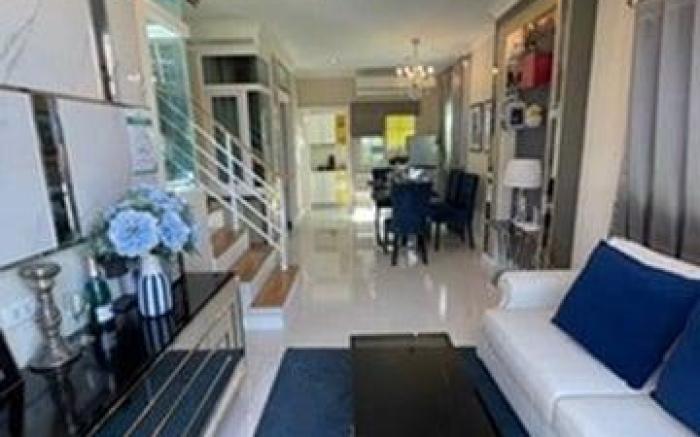 Thai Family Home