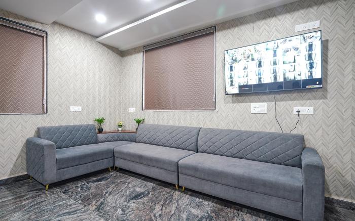 FabHotel Frendz - Nr Hitech City Metro Station