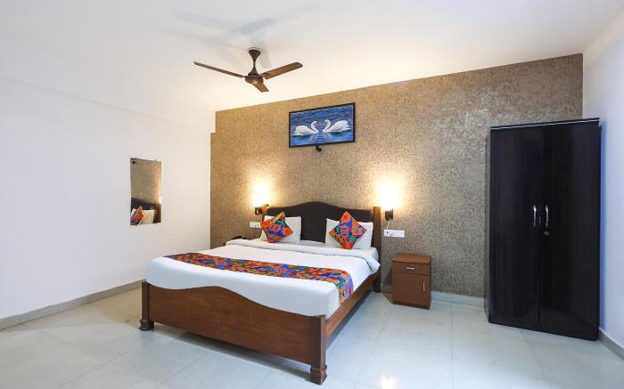 FabHotel Home & Beyond, Parra