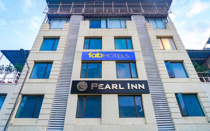 FabHotel Executive Pearl Inn - Nr. Twin tower