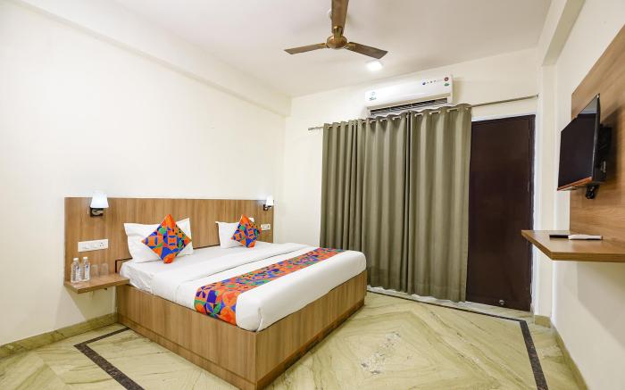 FabHotel Log Inn Stay, Sector 46