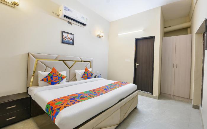 FabExpress Mapple Suites, Sector 19