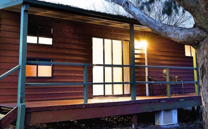 Lakes and Craters Holiday Park