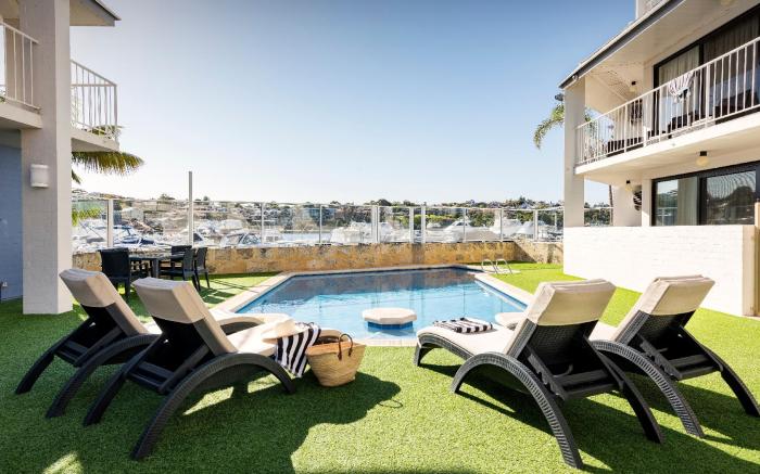 Pier 21 Apartment Hotel
