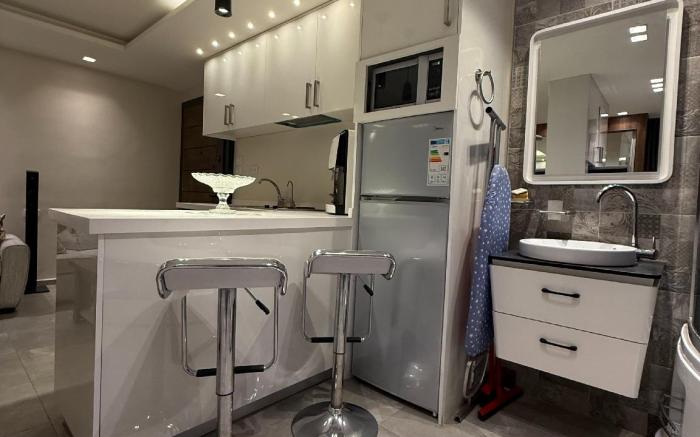 Charming Amman Apartment with Modern Amenities