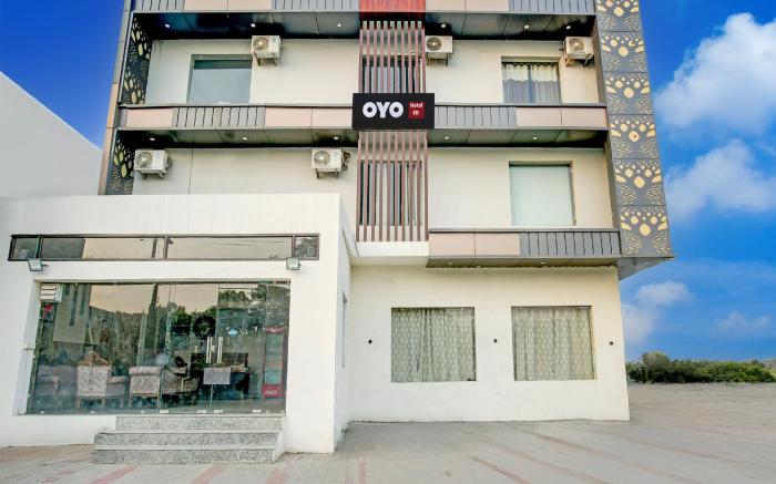 Hotel O EB Hotel