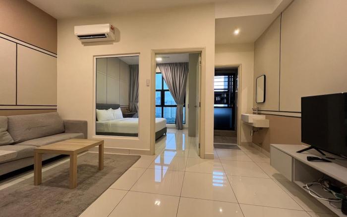 Spacious One Bedroom @Artemontkiara W/Jacuzzi