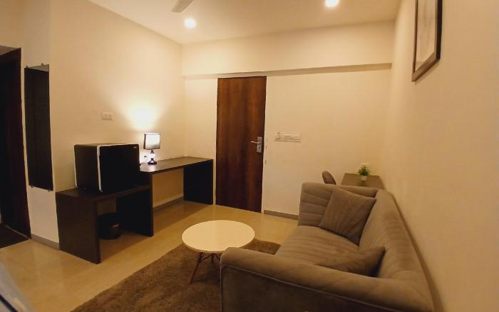 Housr Wakad Pune, Hinjawadi Road