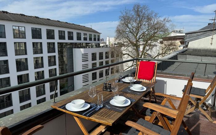 Art Apartments