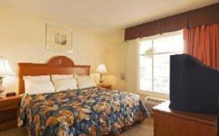Best Western Plus Holiday Sands Inn and Suites