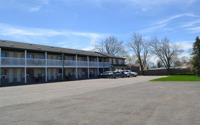 Motel 6 Campbellford, ON