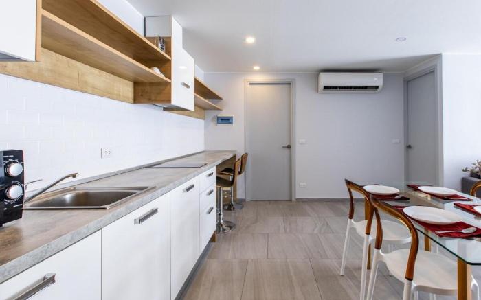 Pool View 1 Bed Apt (T2-720)