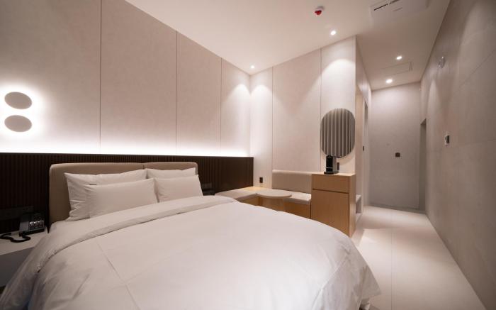 Hound Hotel Deacheon Beach