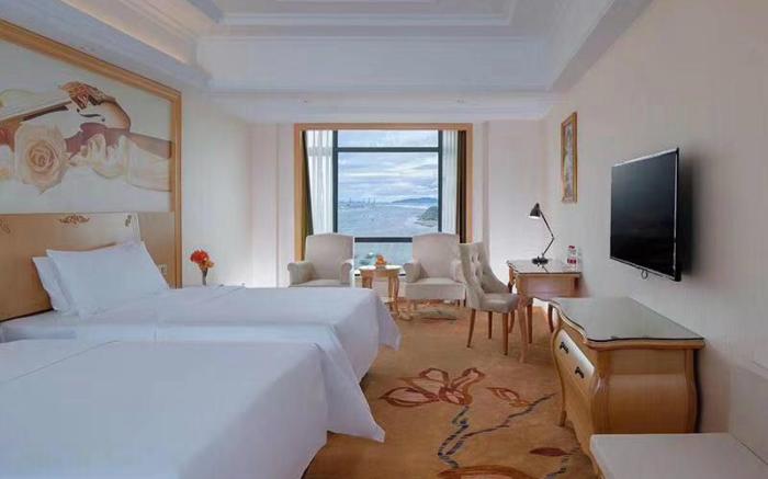Vienna International Hotel Huizhou Daya Bay Binhai Park