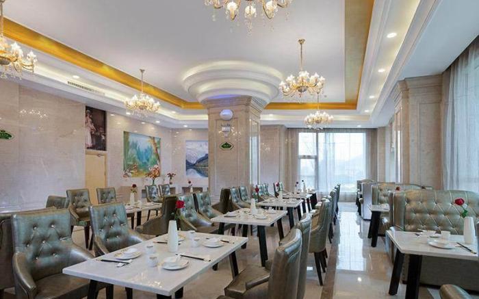 Vienna International Hotel Guiyang Baiyun Toll Station Baiyun North Road Metro Station Evergrande Ci