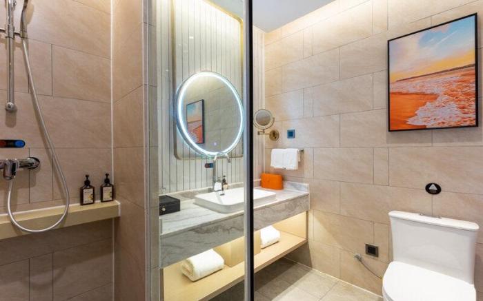 Vienna International Hotel 5.0 Hubei Huangshi Daye Center High-speed Railway Station