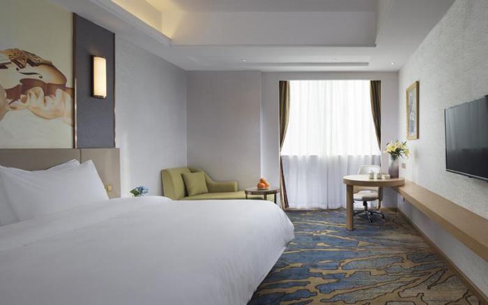 Vienna International Hotel Guangdong Zhaoqing City Center Lake View