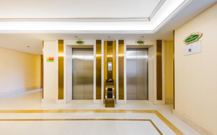 Vienna International Hotel Xi’an High-tech Science and Technology Road Metro Station