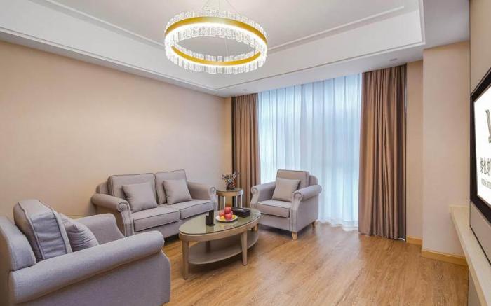 Vienna International Hotel 5.0 Kunming New Luosiwan South Bus Metro Station