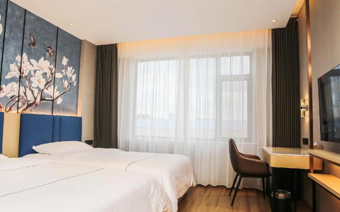 Magnotel Yantai Penglai Oulebao Seaside Bathing Beach