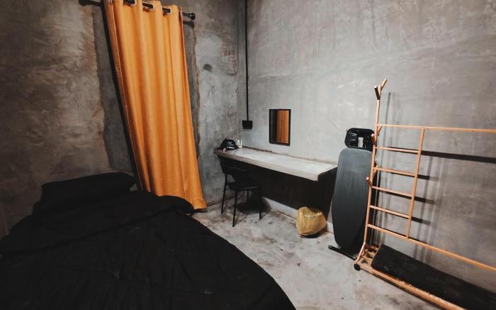 Afqa Nest : Industrial Charm